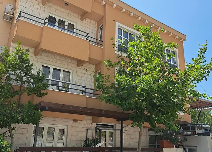 Mistral * Макарська